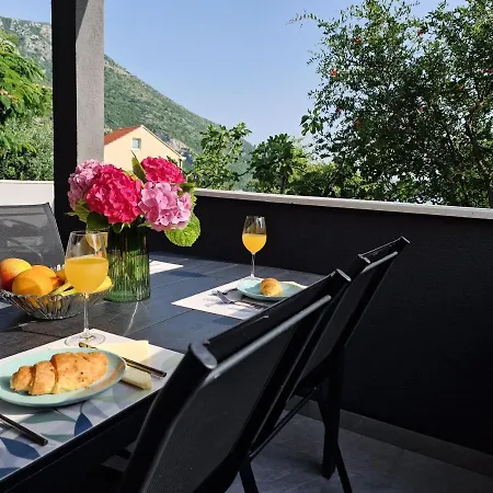 Summerhouse Liber Villa