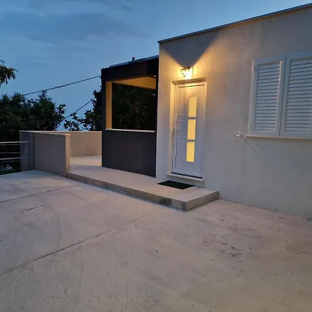 Summerhouse Liber Villa *