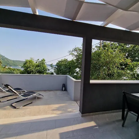 Summerhouse Liber * Mlini