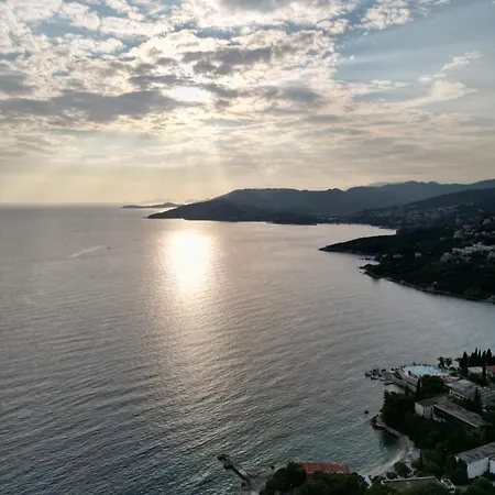 Summerhouse Liber Mlini